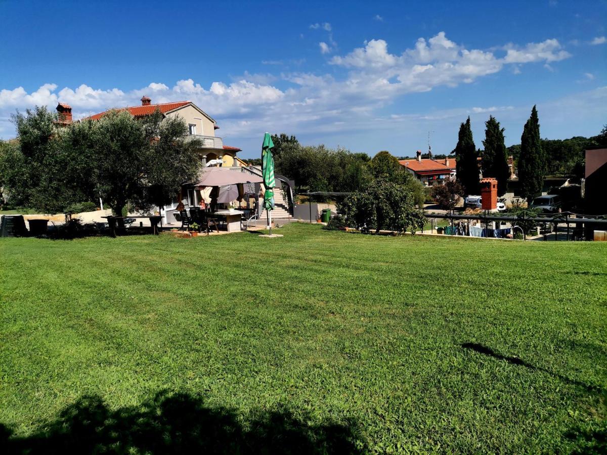 Apartments Flora Медулин Екстер'єр фото