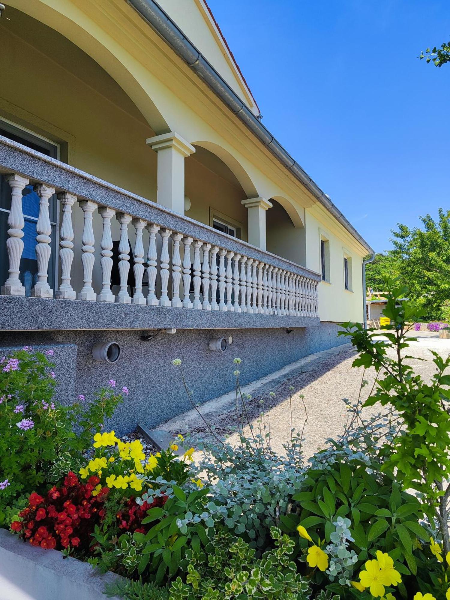 Apartments Flora Медулин Екстер'єр фото