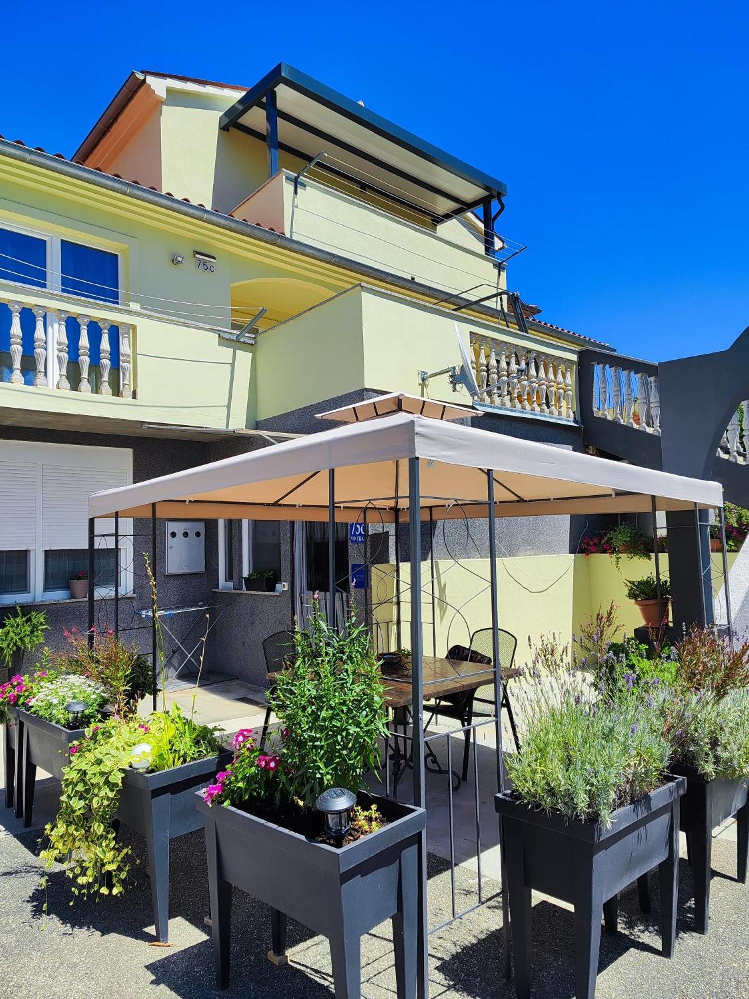 Apartments Flora Медулин Екстер'єр фото
