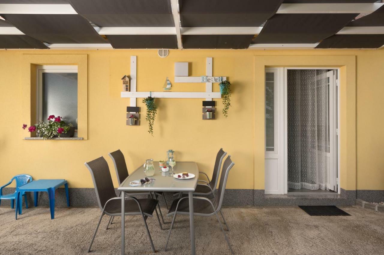 Apartments Flora Медулин Екстер'єр фото