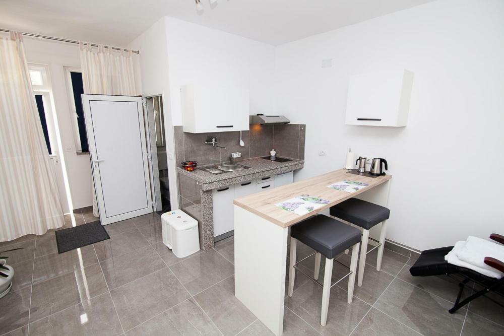 Apartments Flora Медулин Екстер'єр фото
