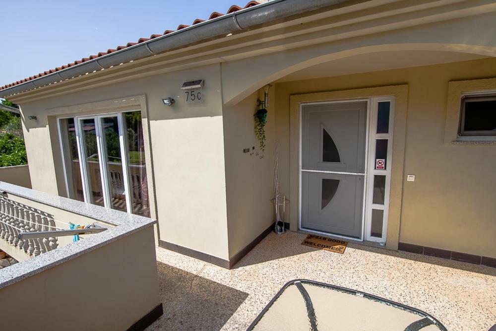 Apartments Flora Медулин Екстер'єр фото